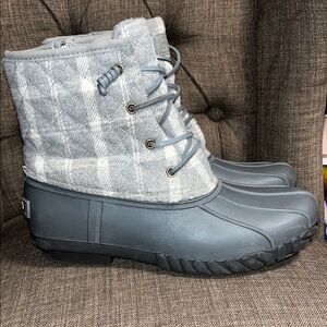 STQ Gray Quilted Women's Boots Size 10